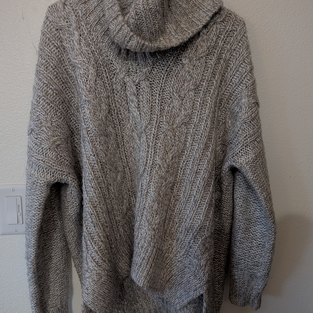 Jennifer Lopez Gray Cable Knit Turtleneck Sweater